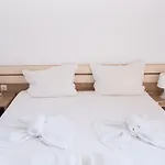 Ξενοδοχείο тропикана 2*