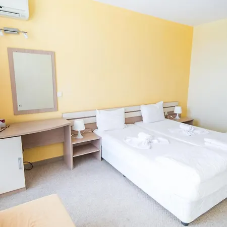 тропикана Hotell 2*