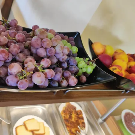 тропикана Hotell 2*