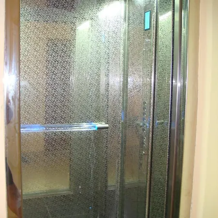 тропикана 2*