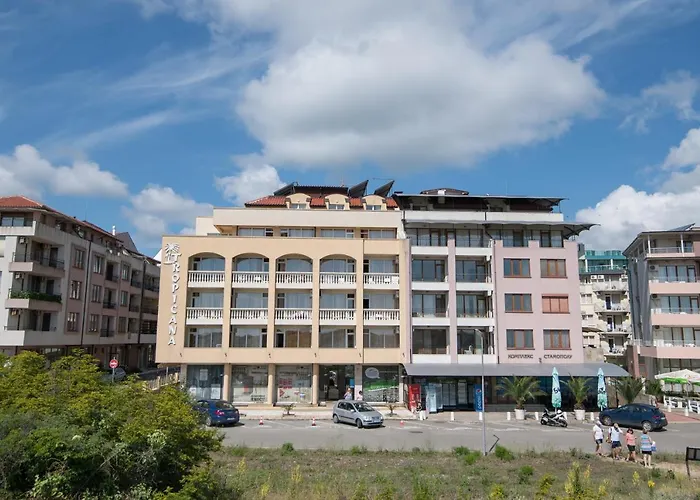 тропикана Hotel 2*