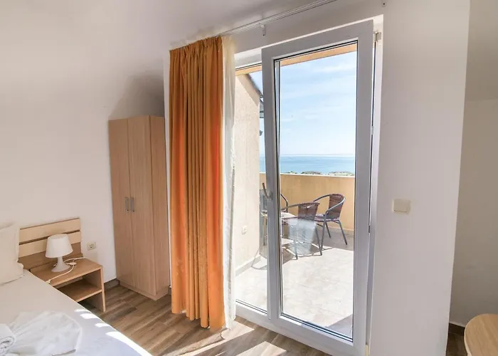 Hotel тропикана 2*