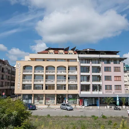 тропикана Otel 2*