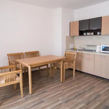 тропикана 2*