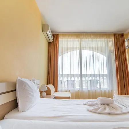 тропикана Otel 2*