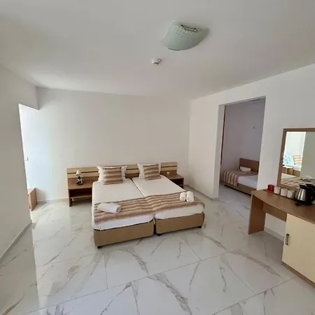 тропикана Otel Primorsko