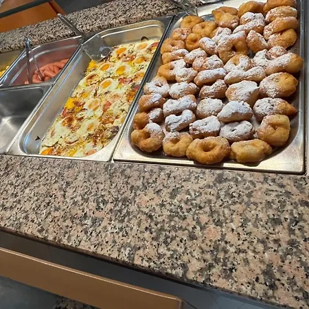 Хотел тропикана Приморско