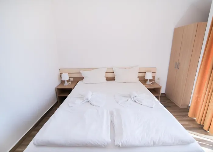 тропикана Hotel